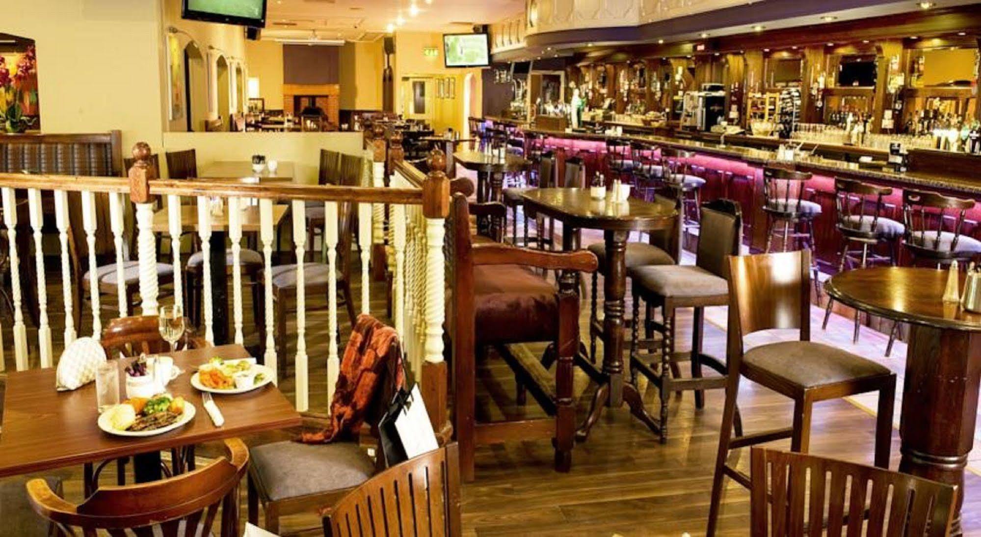 Great National Commons Inn Hotel Корк Екстериор снимка