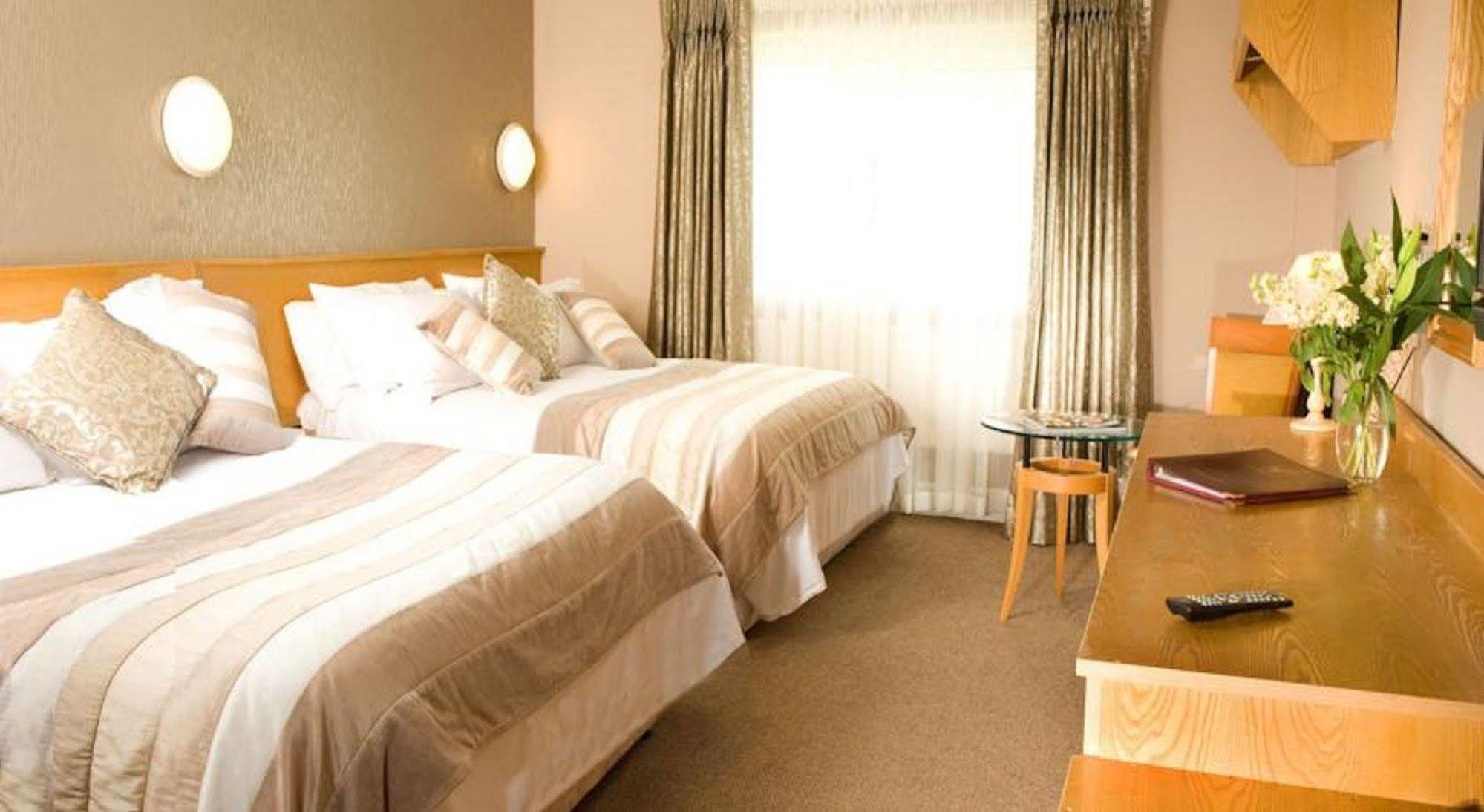 Great National Commons Inn Hotel Корк Екстериор снимка