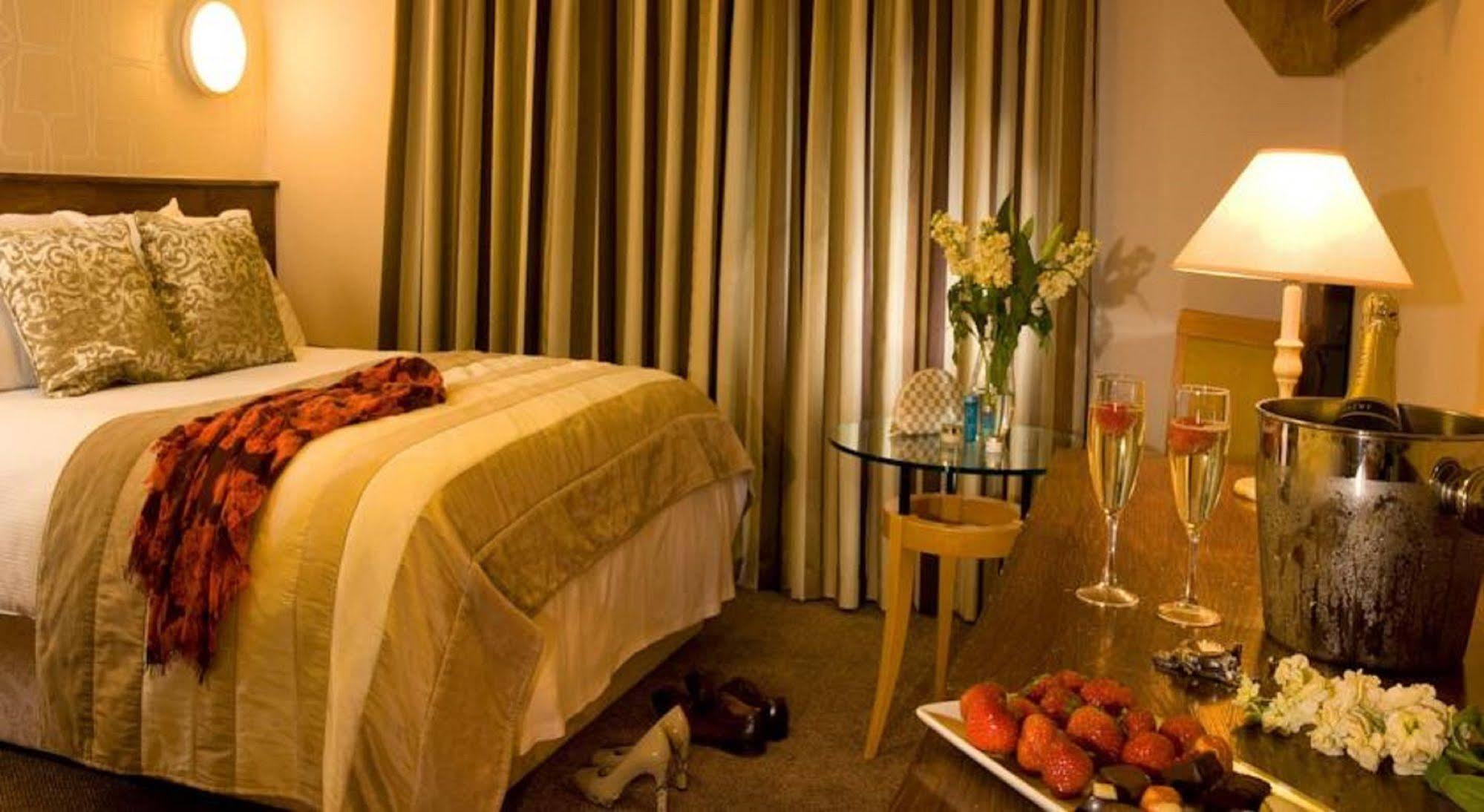 Great National Commons Inn Hotel Корк Екстериор снимка