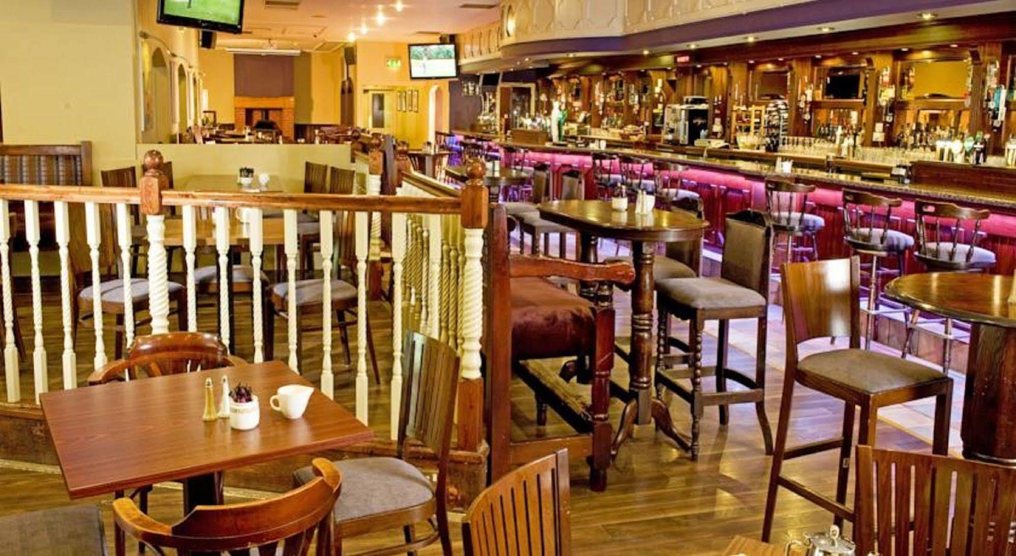Great National Commons Inn Hotel Корк Екстериор снимка